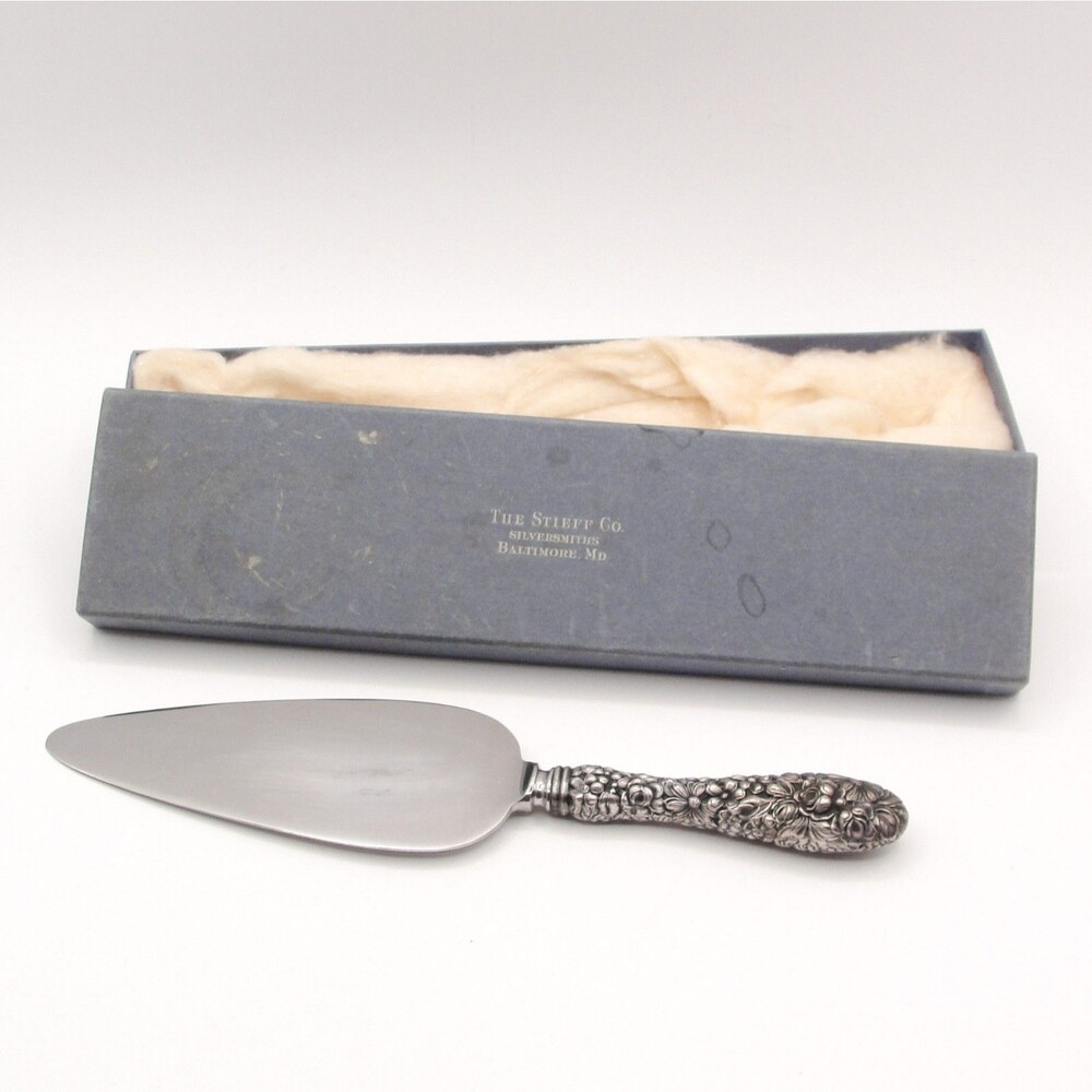Vintage Stieff Rose Repousse Sterling Silver Handle Pie Cake Server w Box
